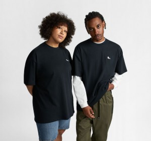 Converse Converse Go-To Sneaker Patch Loose-Fit T-Shirt Schwarz | 5021-GRDUV